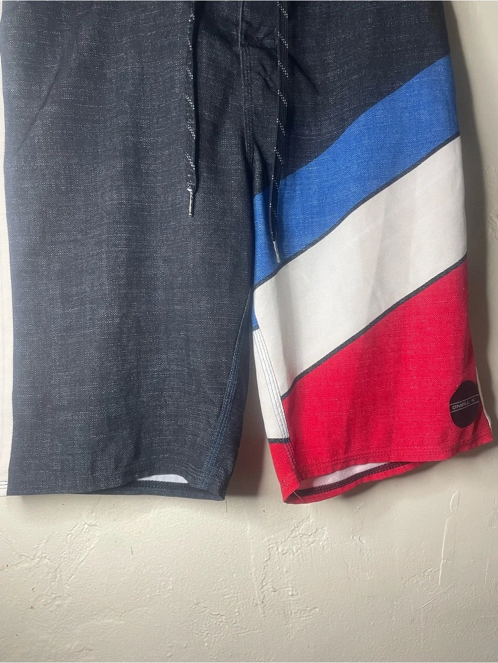 O'Neill SZ 30 Black Blue White Red Colorblock rBoard Shorts